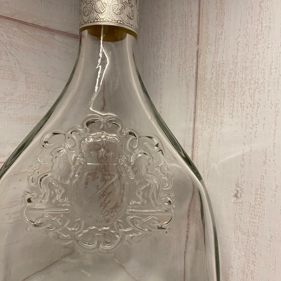 Vintage prohibition shot glass and decanter with federally illegal stamped - Picture 7 of 10